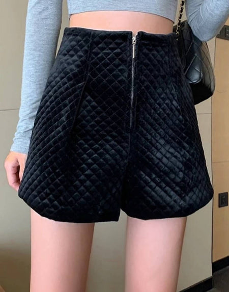 High Waisted Mini Quilted Shorts - BEYAZURA.COM