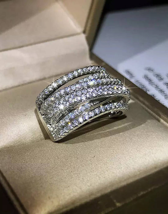 Luxury Round Gemstone Diamond Ring - BEYAZURA.COM