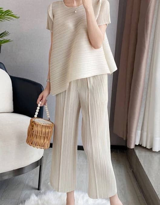 Pleated Cropped Pants And Top Coord Set