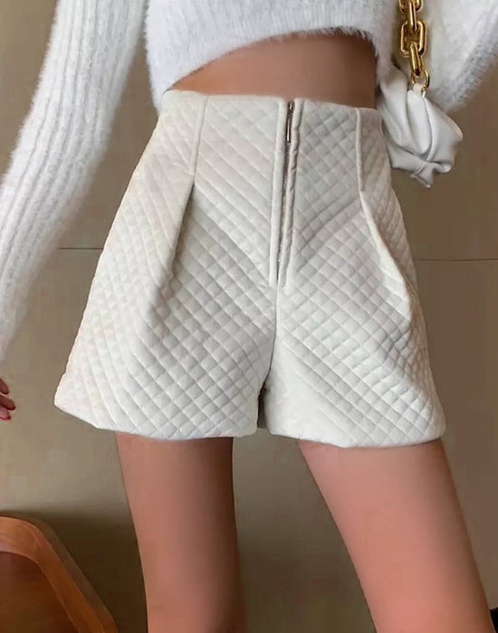 High Waisted Mini Quilted Shorts - BEYAZURA.COM